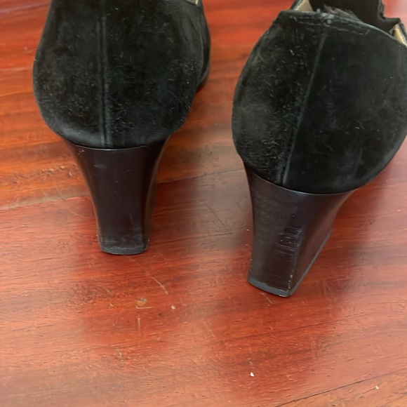 Salvatore Ferragamo black suede shoes size 7 1/2 - Picture 4 of 7